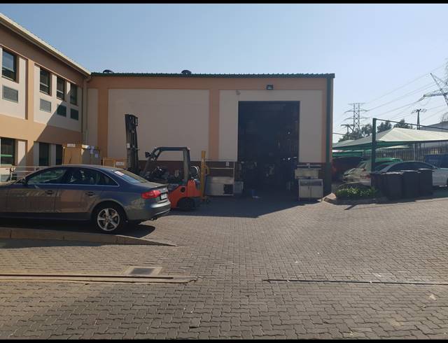 893M² WAREHOUSE SOLD IN LINBRO PARK